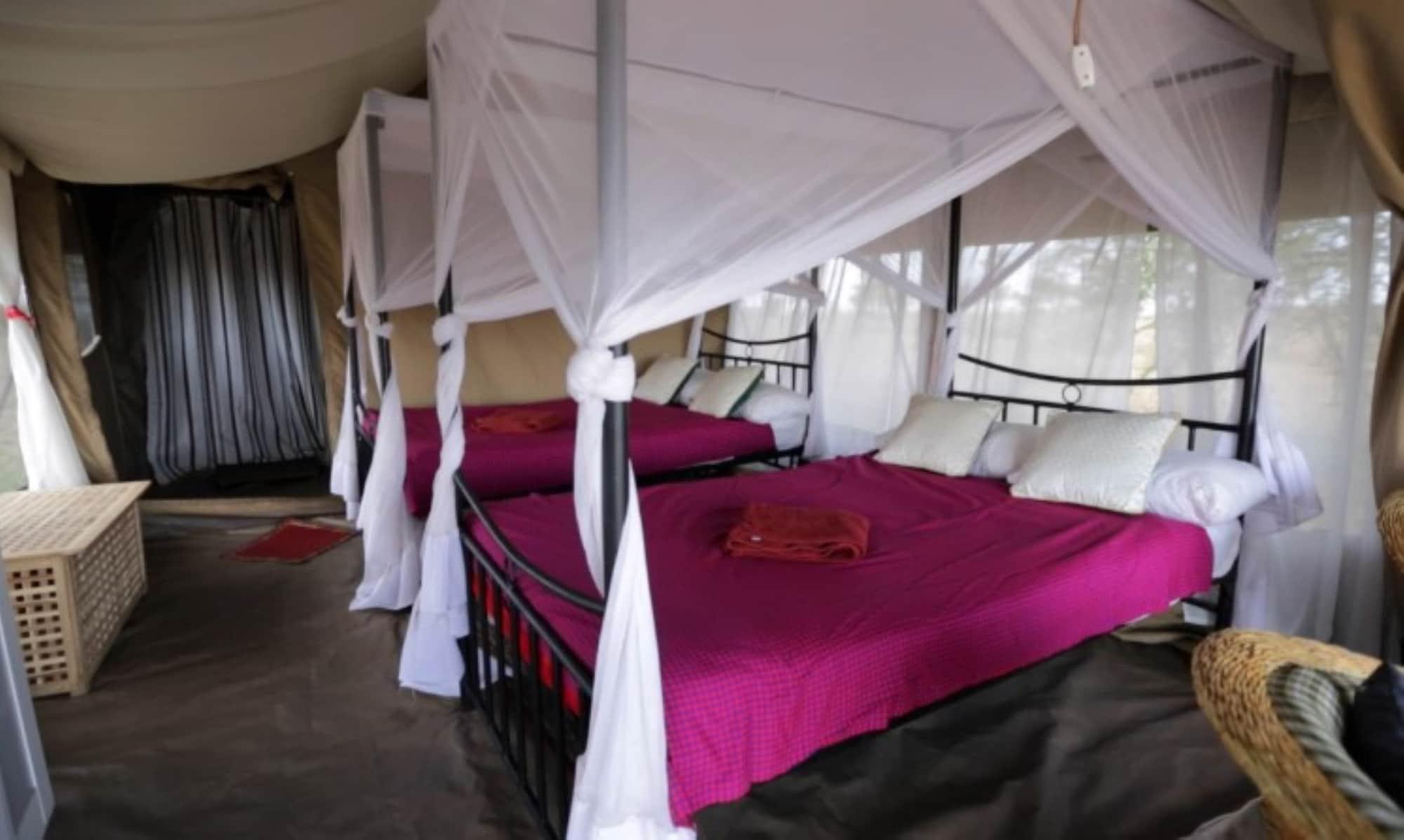 Serengeti Wildebeest Camp Hotel Exterior photo