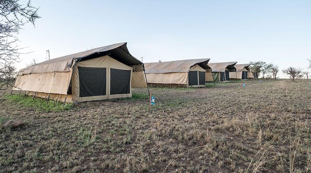 Serengeti Wildebeest Camp Hotel Exterior photo