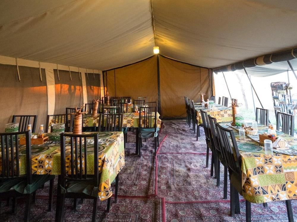 Serengeti Wildebeest Camp Hotel Exterior photo